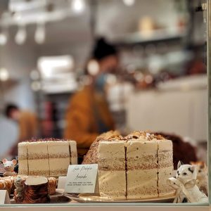 00100lrPORTRAIT_00100_BURST20200823105911041_COVER-01